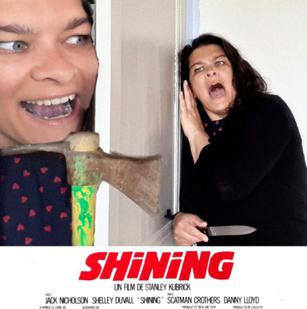 affiche faite "maison" avec Delphine qui reproduit Shining et Jack Nicholson est joué avec une bêche dans les mains